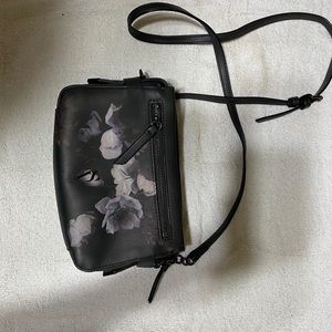 Simply Vera purse